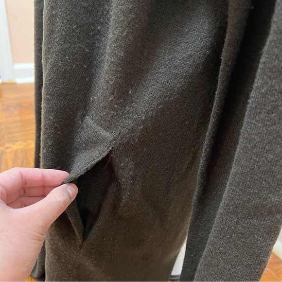 Vince Wool Cashmere Weekend V-Neck Sweater - Picture 3 of 6